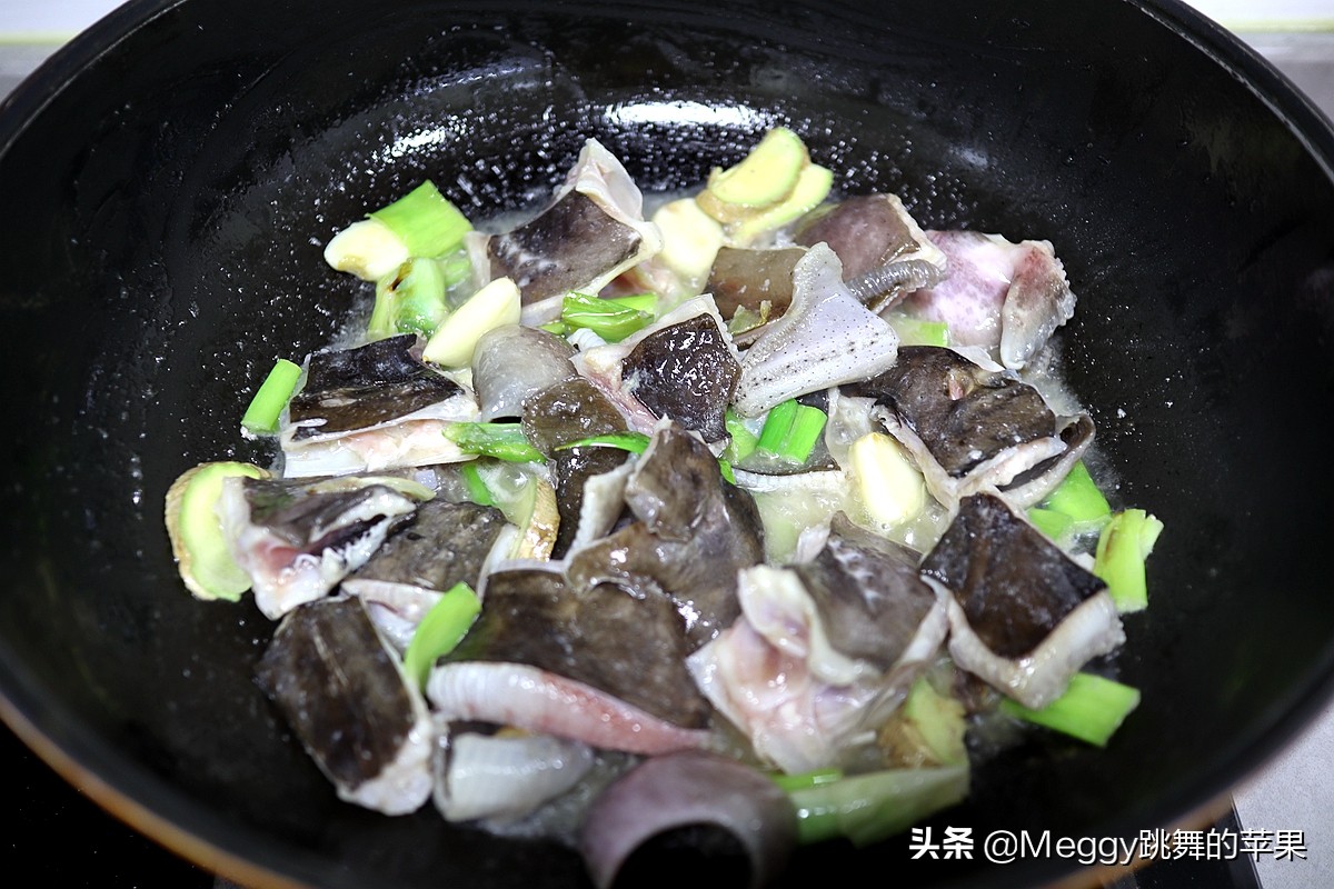 老板鱼和魔鬼鱼有什么区别呢,很奇特的鱼是老板鱼