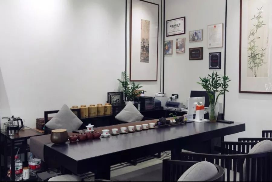 这家在三亚开了八年的玉店身后四代人用执念守护玉石传承之美