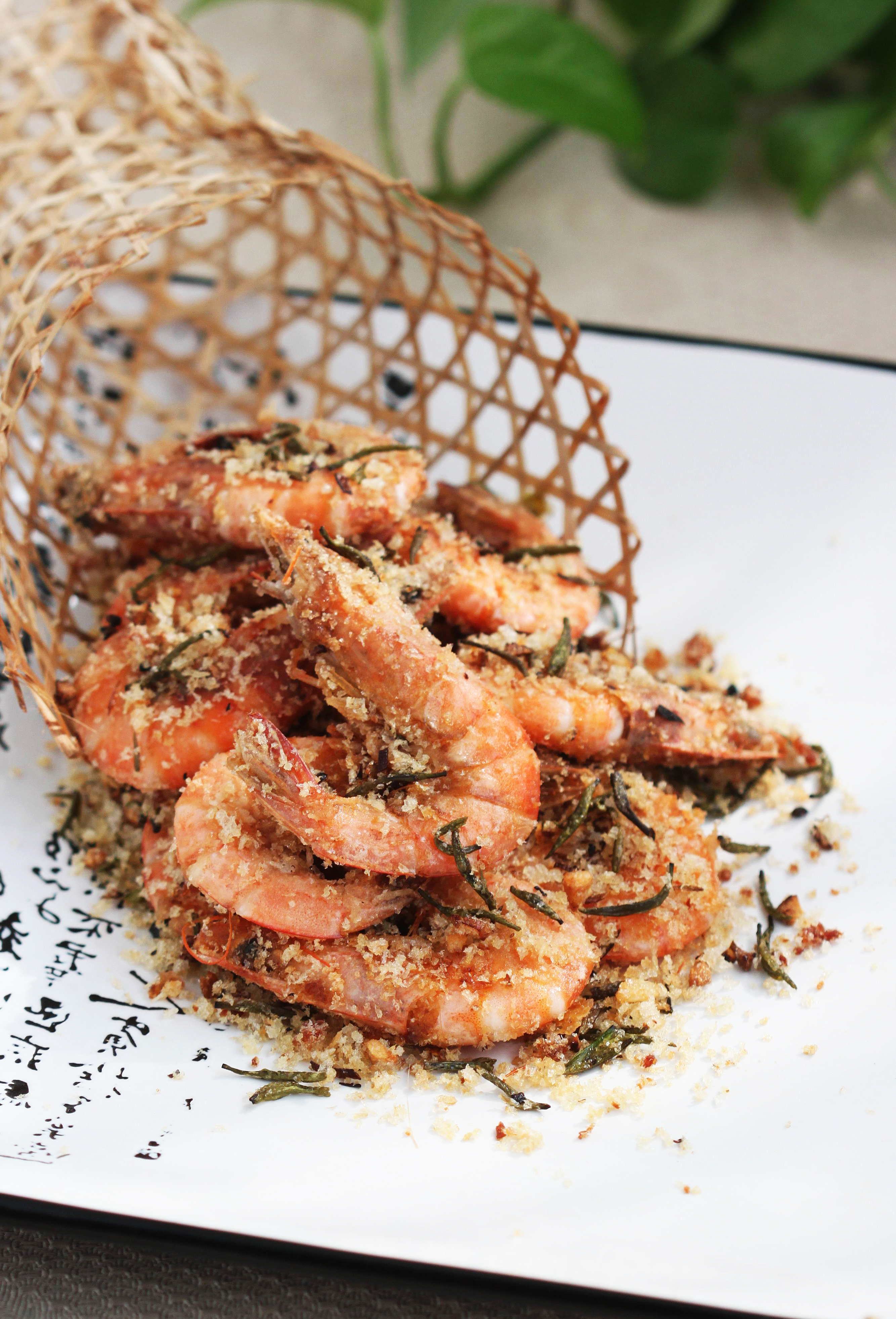 港式避风塘炒虾做法,正宗港式避风塘炒虾