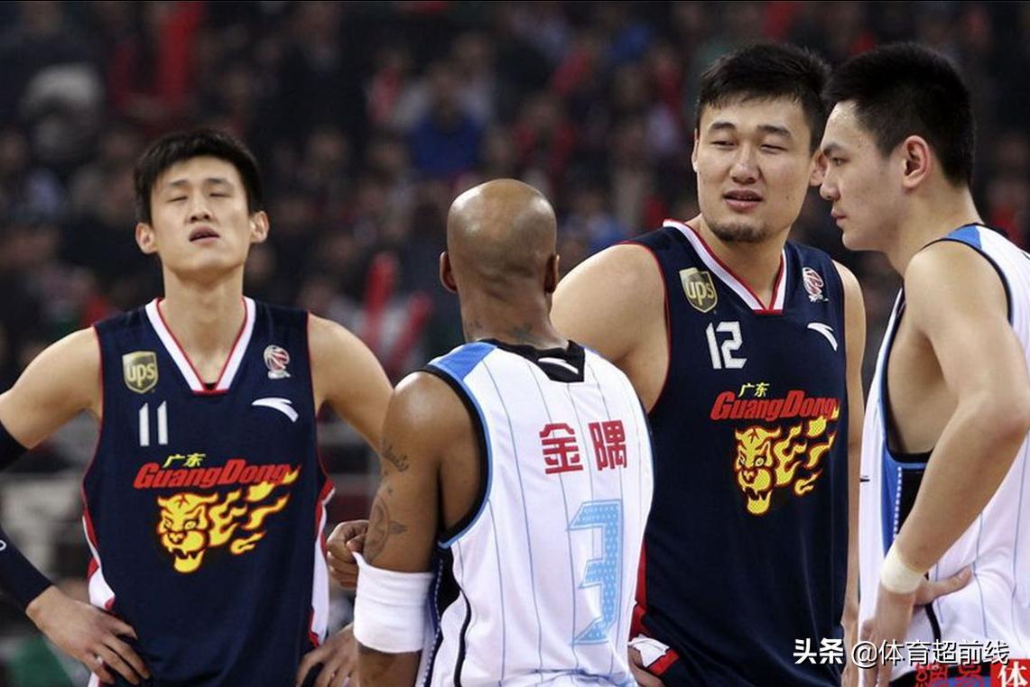 苏伟大巴车停车场视频,苏伟大巴停车场