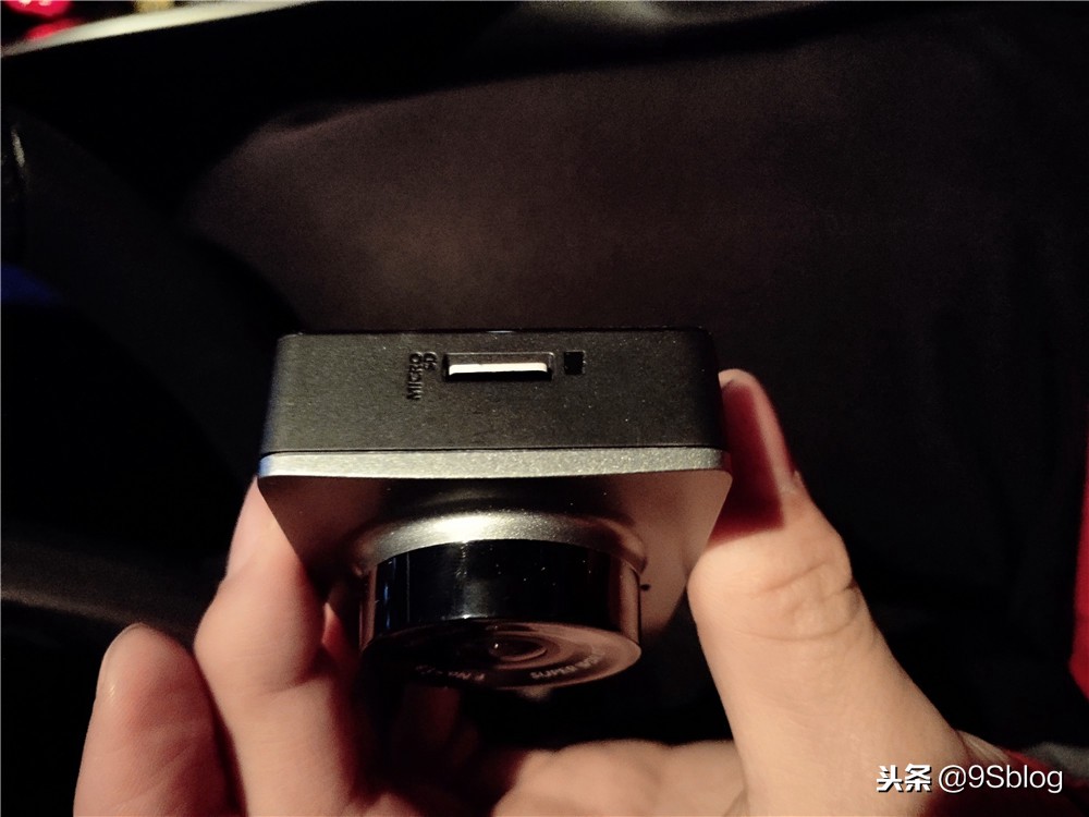 小蚁行车记录仪下载录像,小蚁行车记录仪更换电池