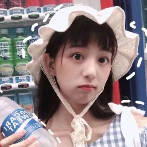 为什么黑头有时坑坑洼洼有时光滑,鼻子有黑头但是鼻子表面是光滑的