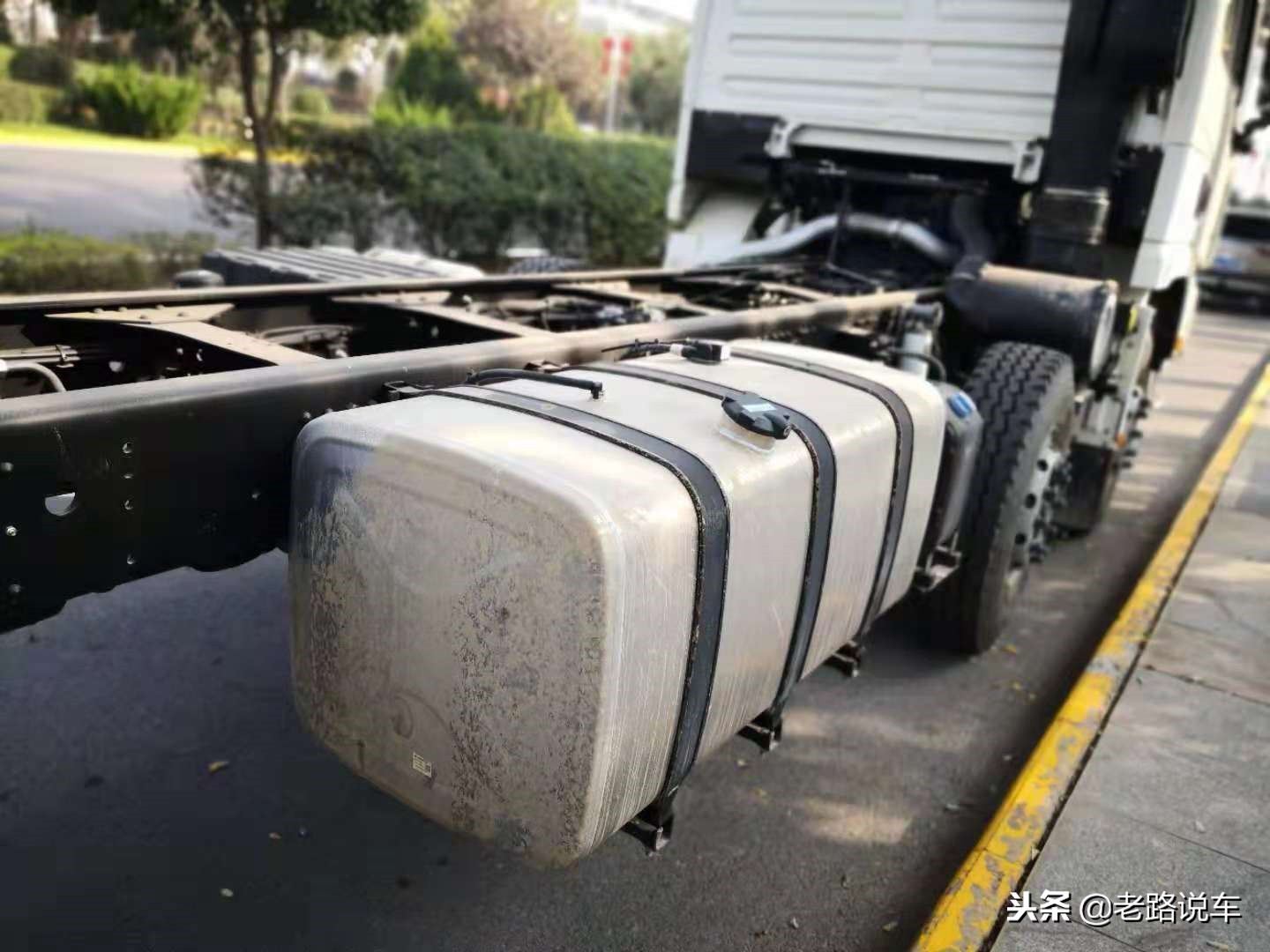 陕汽前四后八自卸车,陕汽轻量化怎么样前四后八