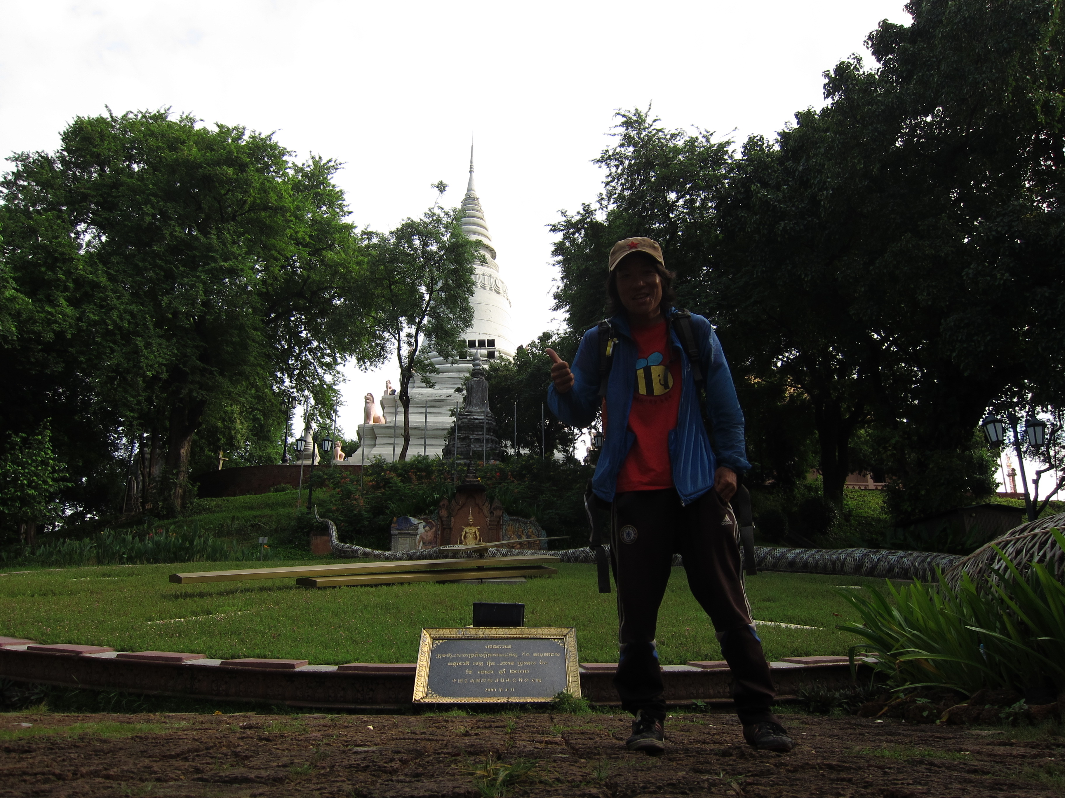 中国小伙在柬埔寨的视频,骑行去柬埔寨的小伙