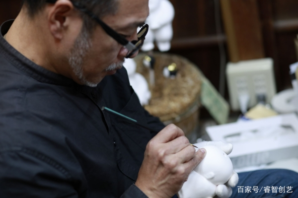 驹犬幸运符、鹿皮保温套陶杯——日本星巴克推工艺新品