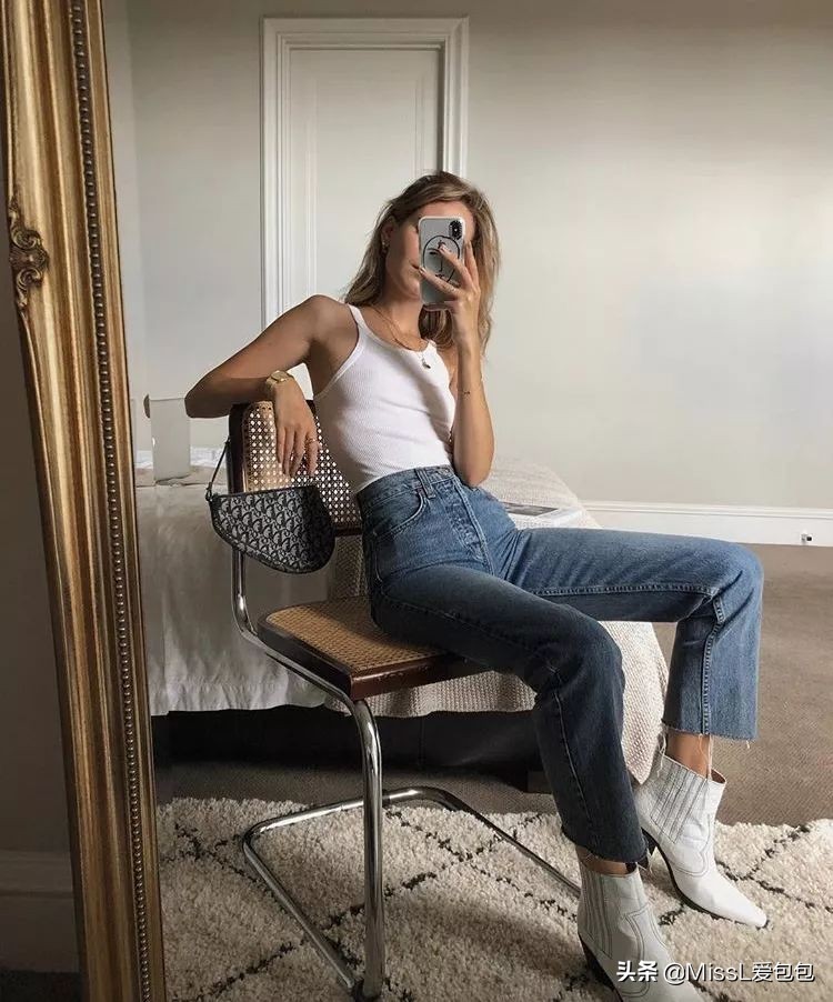 有哪些手袋既经典又时髦呢,时髦氛围感的必备单品迷你手袋