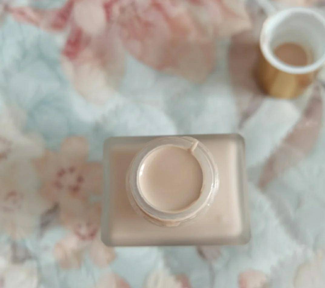 雅诗兰黛粉底液怎么选色不会暗沉,大牌雅诗兰黛粉底液