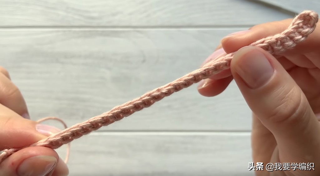 蝴蝶图案的塑料网格串珠包包教程,空心线塑料网格包包编织教程