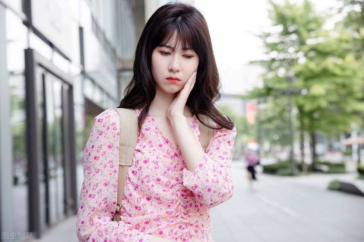 耳朵经常发痒却什么也掏不出来,耳朵里面发痒一掏就出水怎么治疗