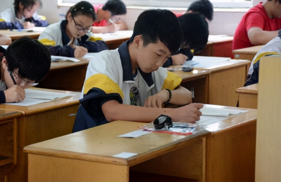 年轻人沉迷奶嘴乐,年轻人沉迷游戏危害