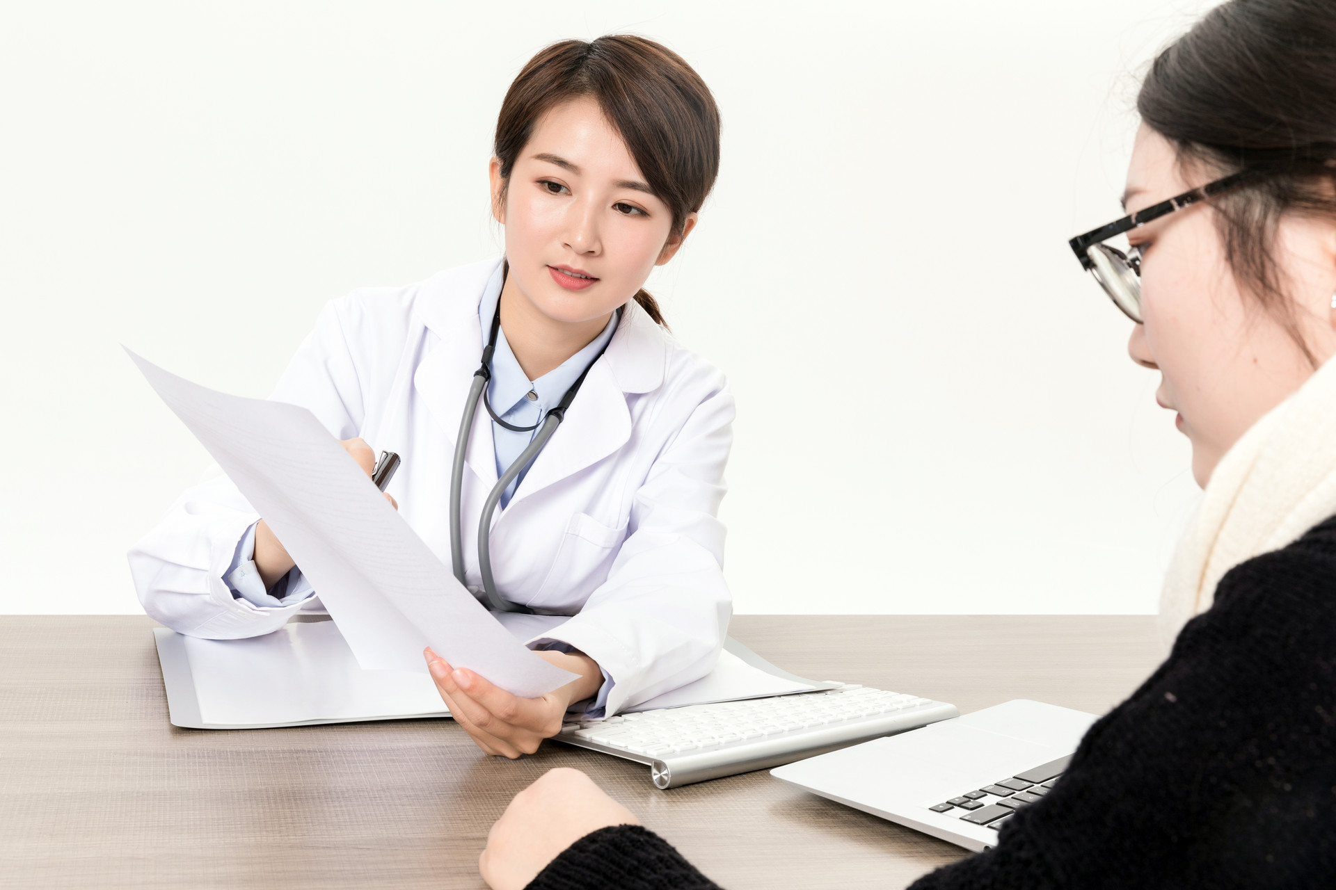 患上尖锐湿疣了怎么办？2大治疗方法帮助你