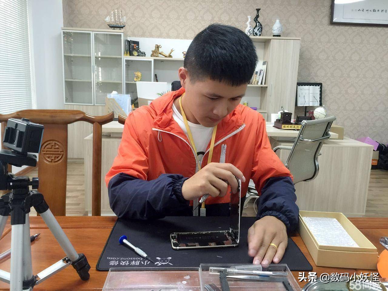 在网上买手机好还是实体店手机好,手机店买手机和官方买有什么区别