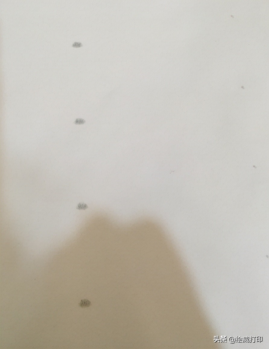 打印机整张纸底灰怎么解决,打印机打出来的纸有黑条怎么解决