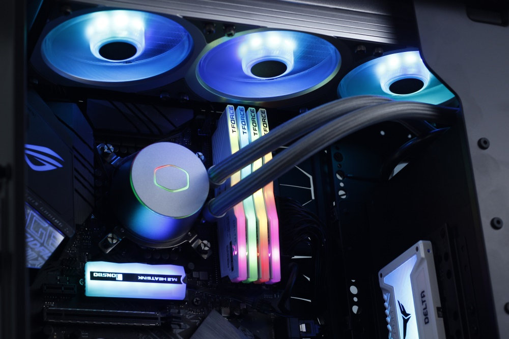 索泰2080tipgf和2080tiplus,七彩虹2080ti和索泰2080ti对比