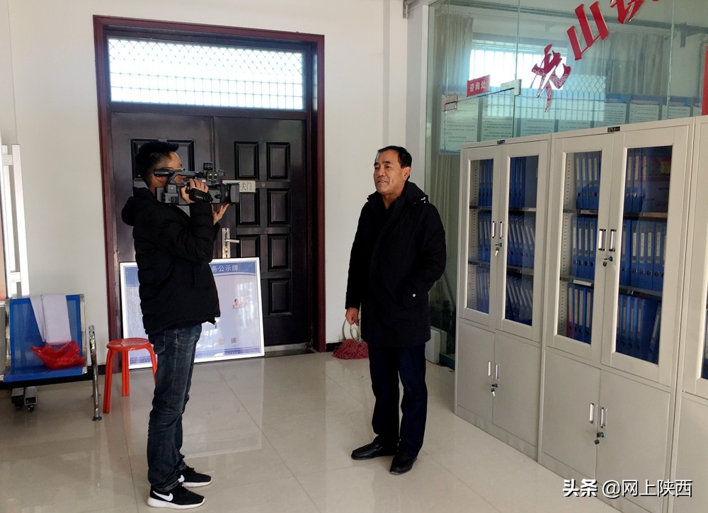 蒲城爱心捐赠物资,爱心企业给大荔捐赠物资