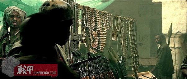 美国黑鹰战机坠落视频,十部顶级战争大片黑鹰坠落