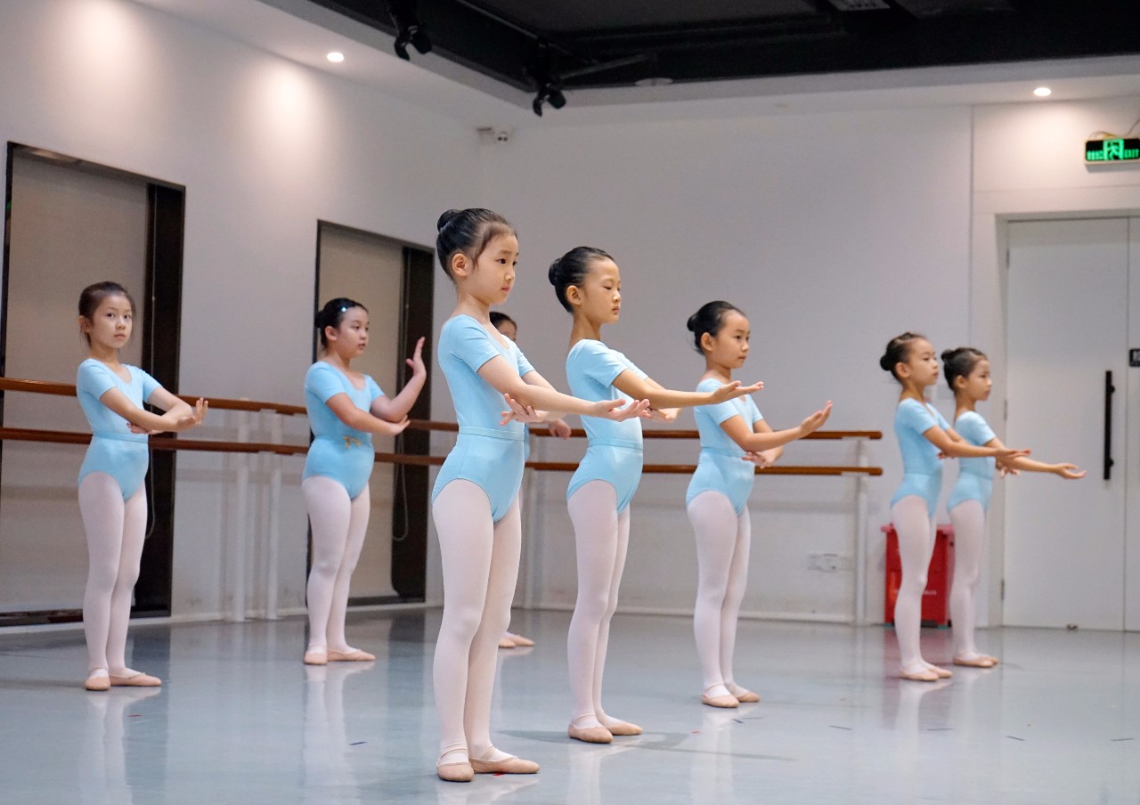 公开课|孩子觉得压腿会疼不愿意练习怎么办？