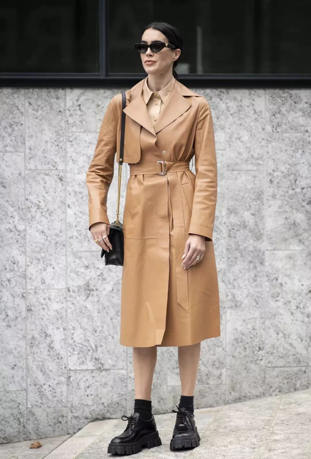 一双靴子竟然可以这么百搭,一双靴子有1kg吗