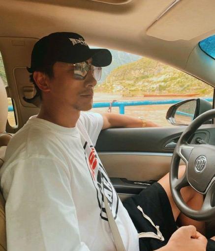 张亮发文遭恶评回怼网友,张亮怼恶评因发文遭遇恶意留言