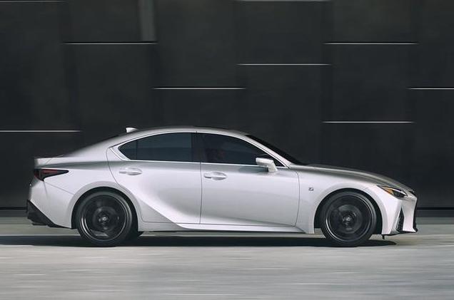 全新雷克萨斯lx来了,全新款雷克萨斯is到店