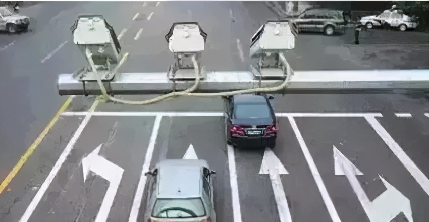 道路上这四种监控摄像头全部启用,道路监控摄像头有哪些