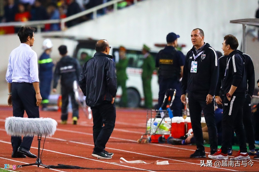 泰国教练打中国人视频,泰国教练教训小球员