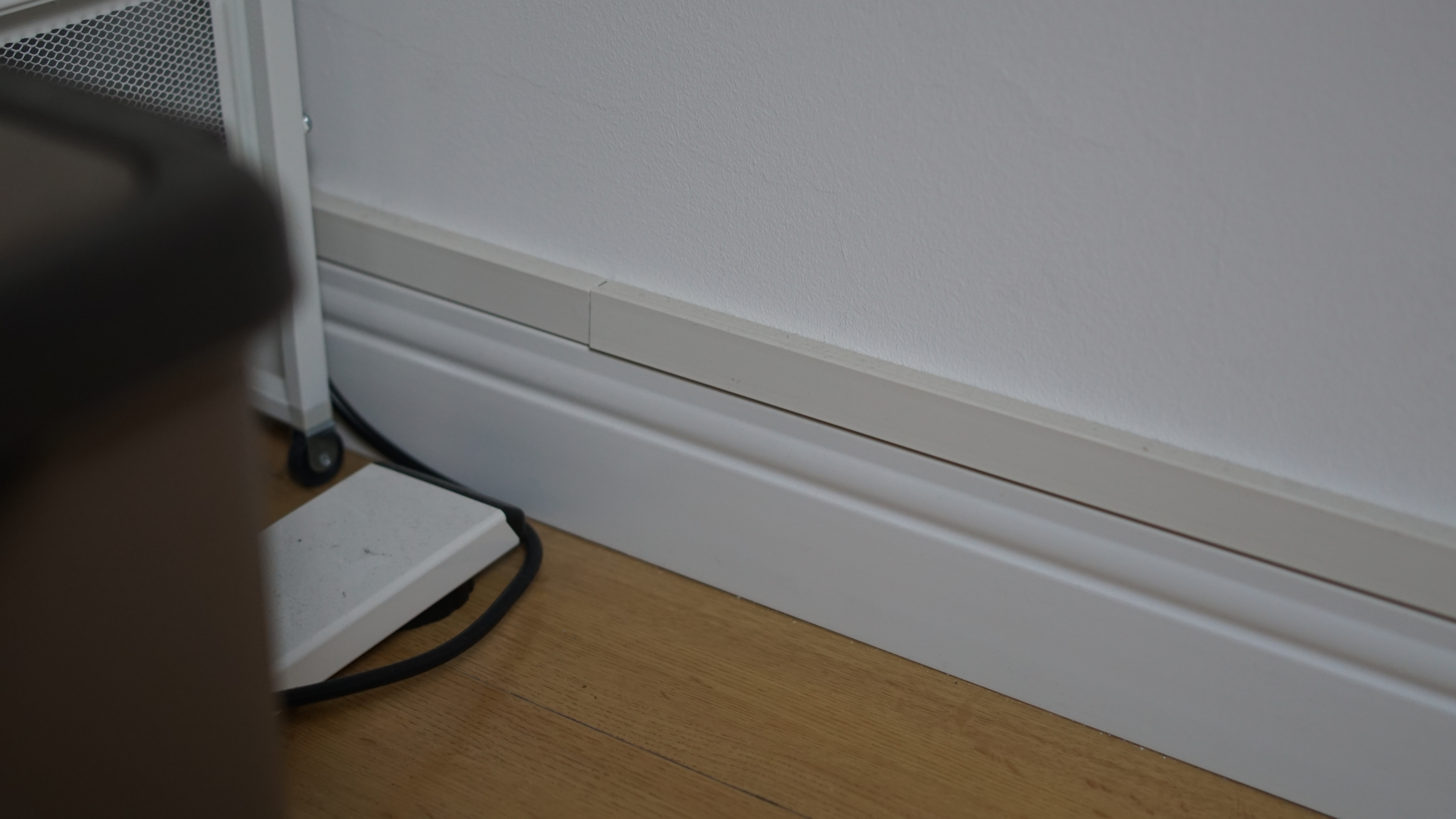 不用100元，手把手教你改造极简桌面，完全隐藏主机和线材