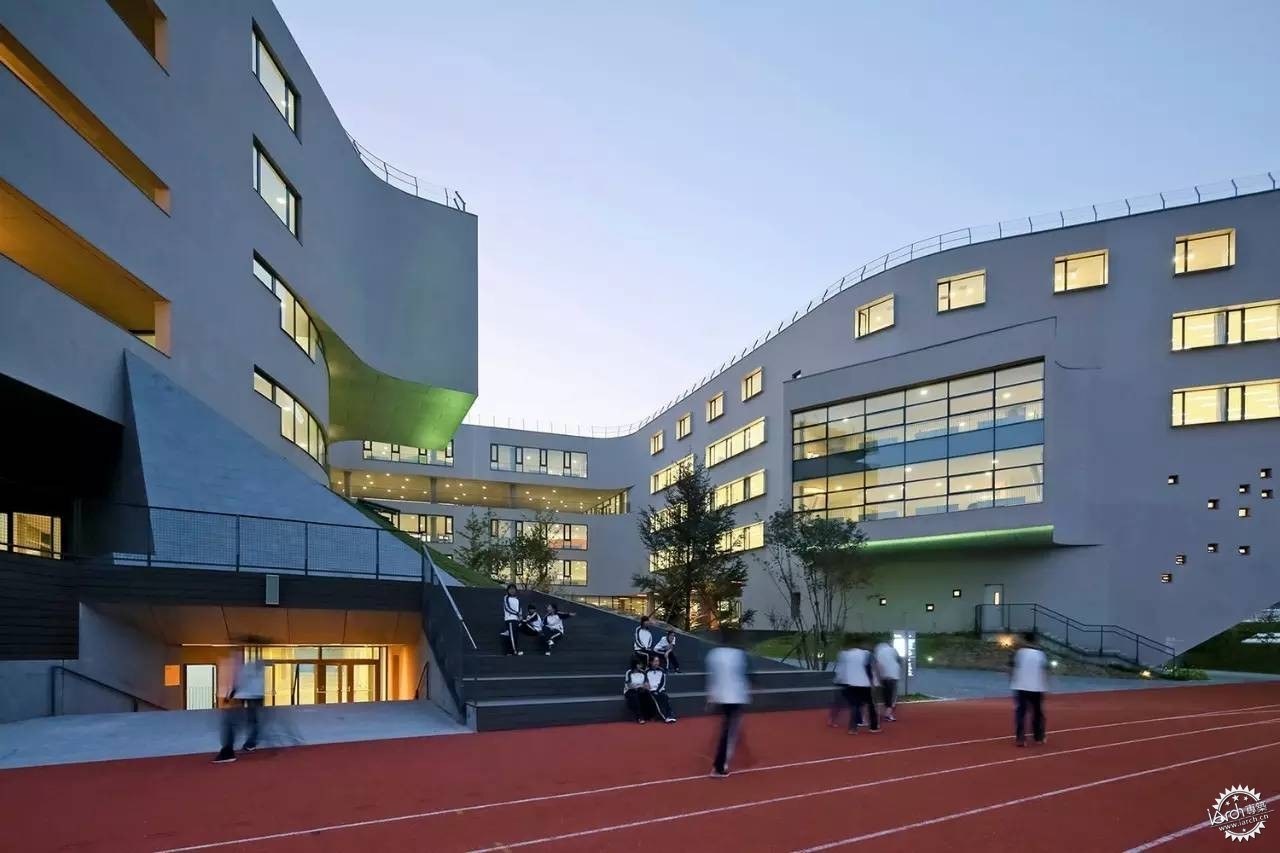中国十大建筑最美大学,中国最美的十个学校环境