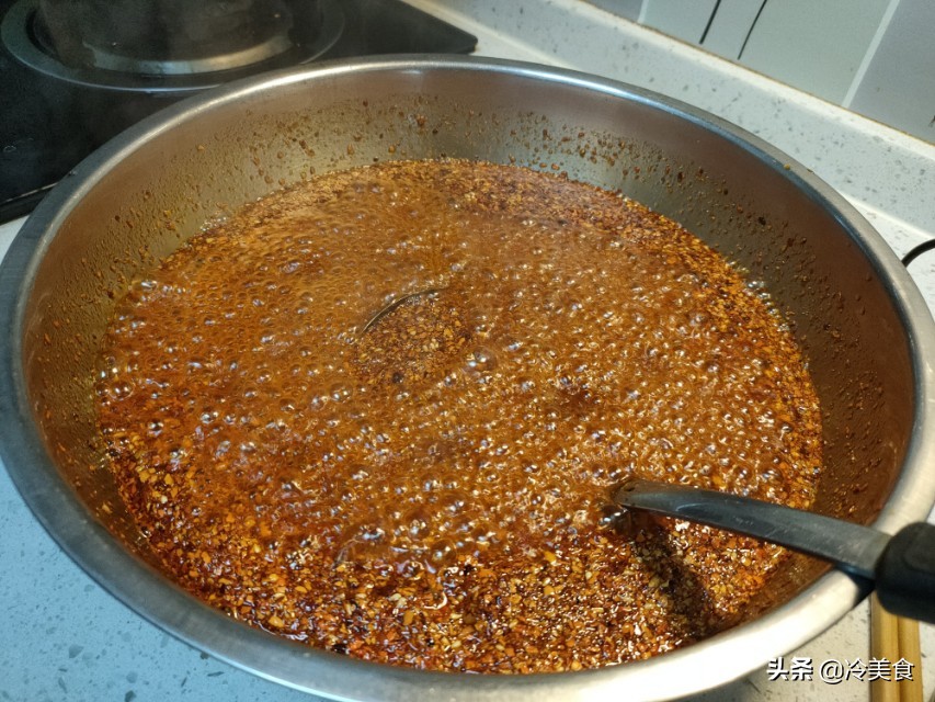 做油辣椒全是泡怎么办,做油泼辣椒的注意事项