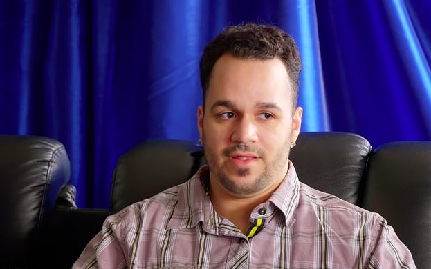 美国45岁男人交往28岁女友,美国45岁男子交往28岁女友