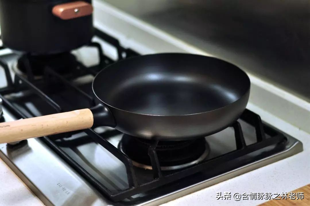 早餐三合一煎锅教程,多功能四孔煎锅早餐做法