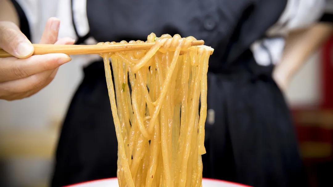 人均8元的奶茶店,人均8块的小吃