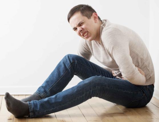 身体左侧下隐痛要当心,下腹旁边疼痛要警惕三种病