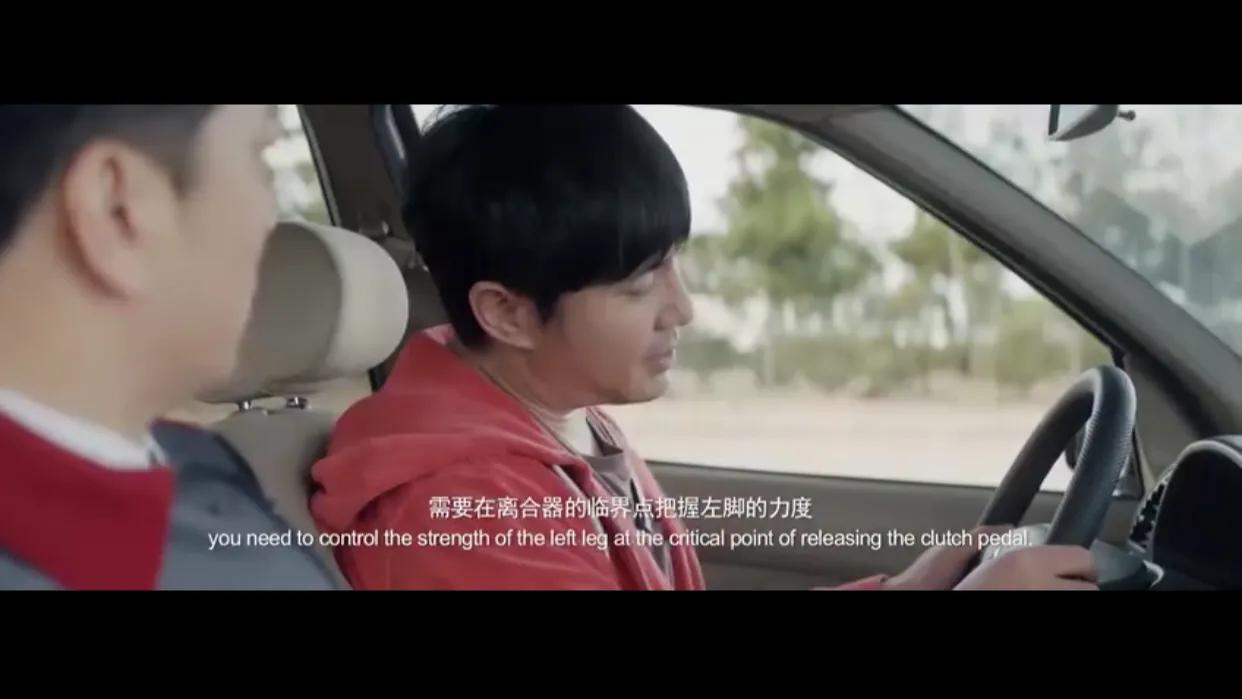 学吉他很容易的。老师：自欺欺人罢了，经历这些过程再说