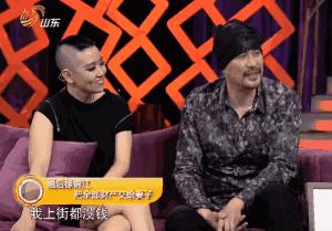 长恶人脸，竟是老婆奴！他拍风月片，被骂低俗，一幅画能卖出80万