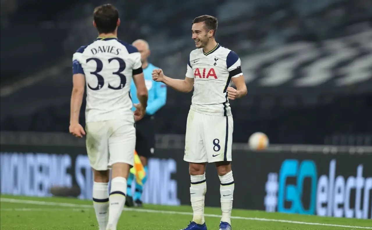 聪明的队员，团结的球队，魔力鸟的快乐足球