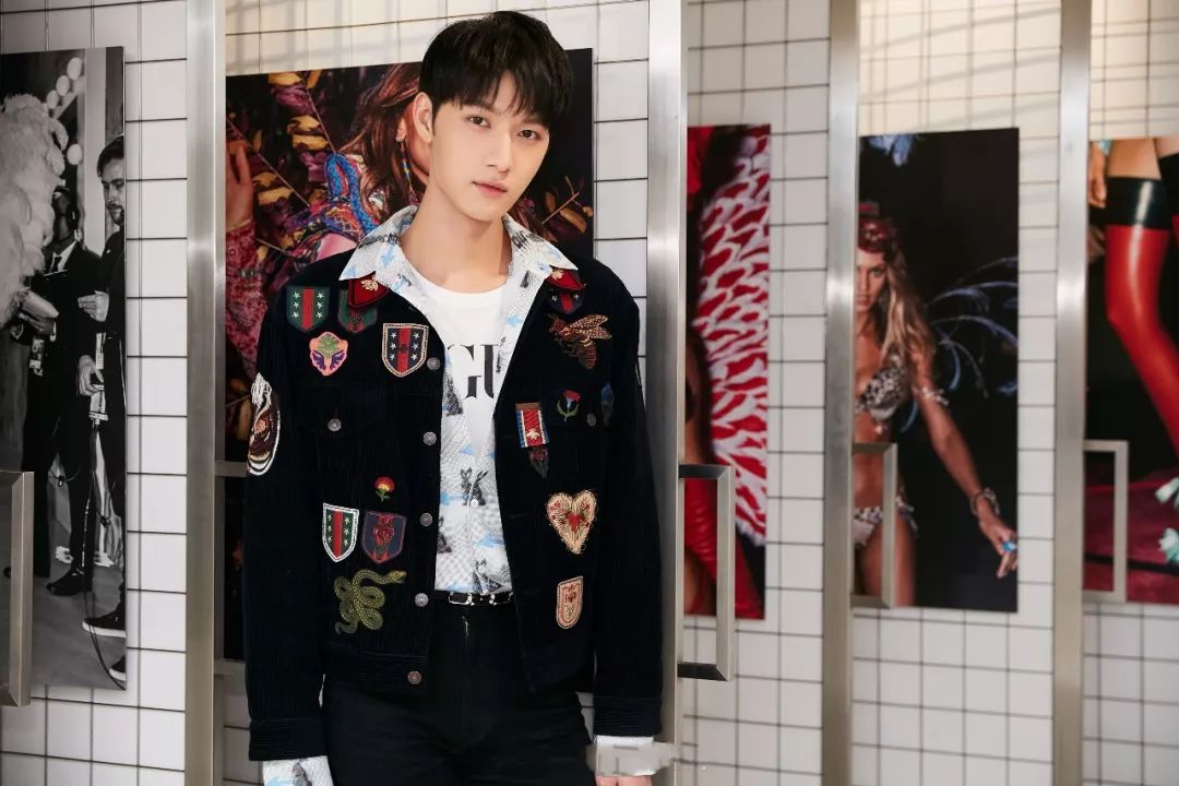 刘雯何穗个人简介,刘雯何穗奚梦瑶走秀视频