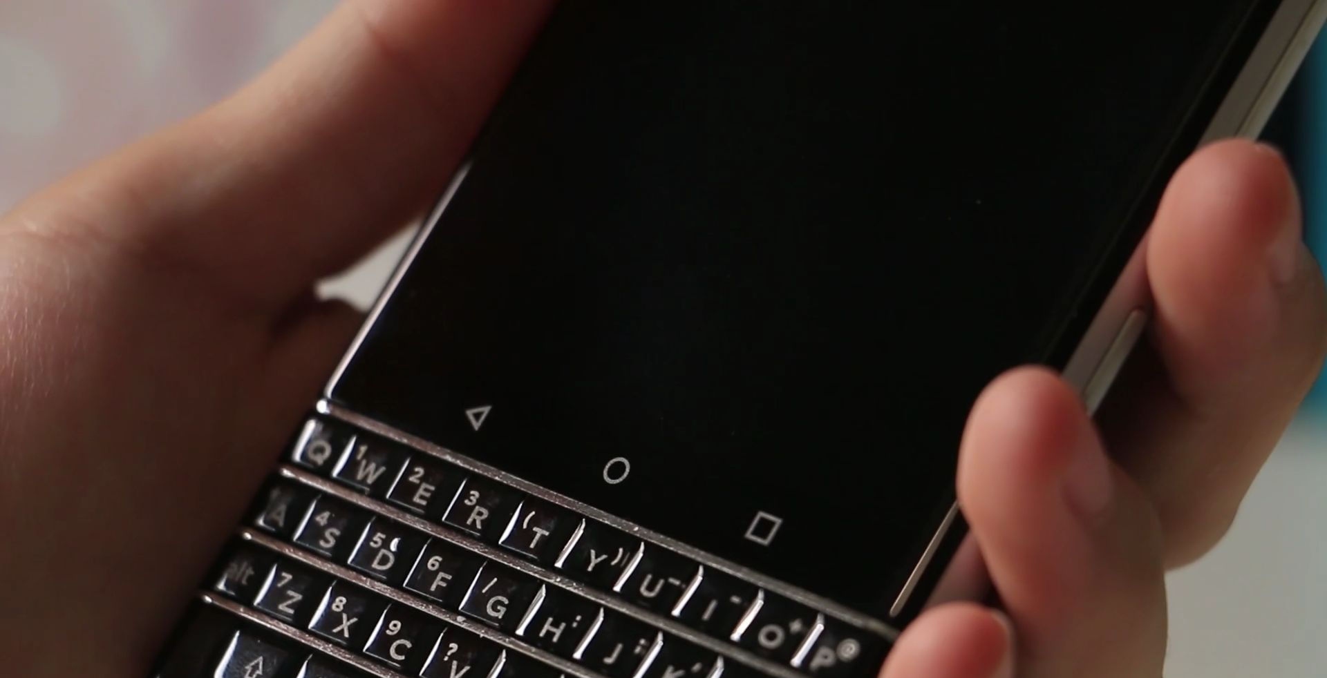 黑莓手机全键盘最新款,黑莓全键盘黑莓key2