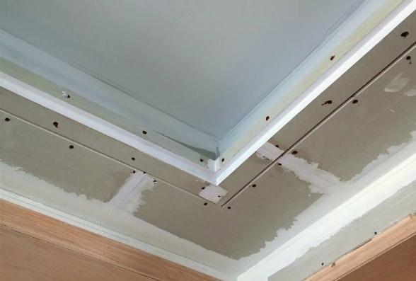 石膏板吊顶跟蜂窝板吊顶差价,石膏板吊顶最便宜多少钱