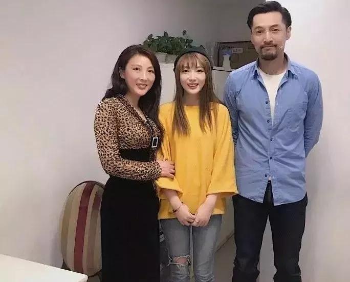 胡歌走过了一段艰难的路,胡歌活成了男生想要的样子