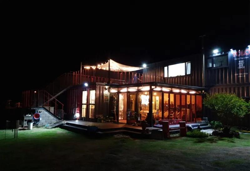 极简集装箱咖啡屋,怀旧音乐餐吧装修效果图