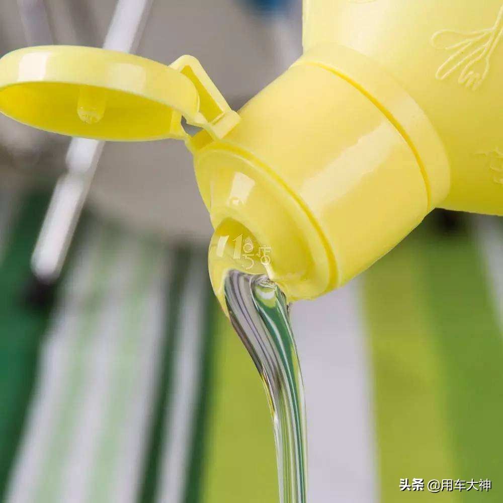 汽车玻璃起雾怎么办小妙招,车玻璃起雾用手擦的印怎么去