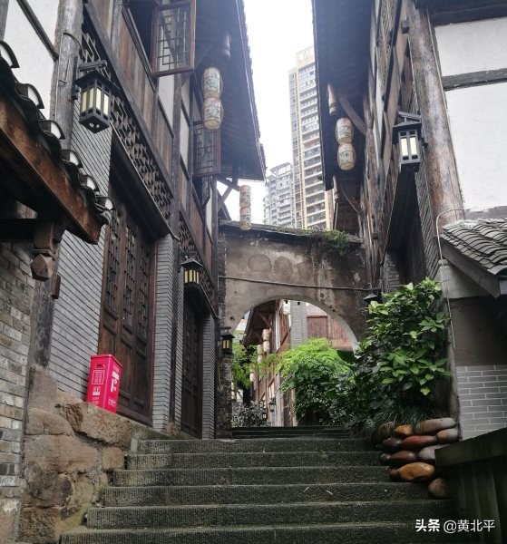 巴南区龙洲大道鱼洞老街,重庆巴南区鱼洞老街味道