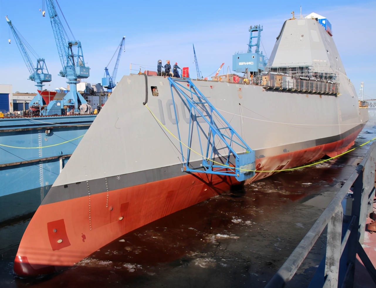 美国电磁轨道炮和核武器的区别,电磁轨道炮导弹