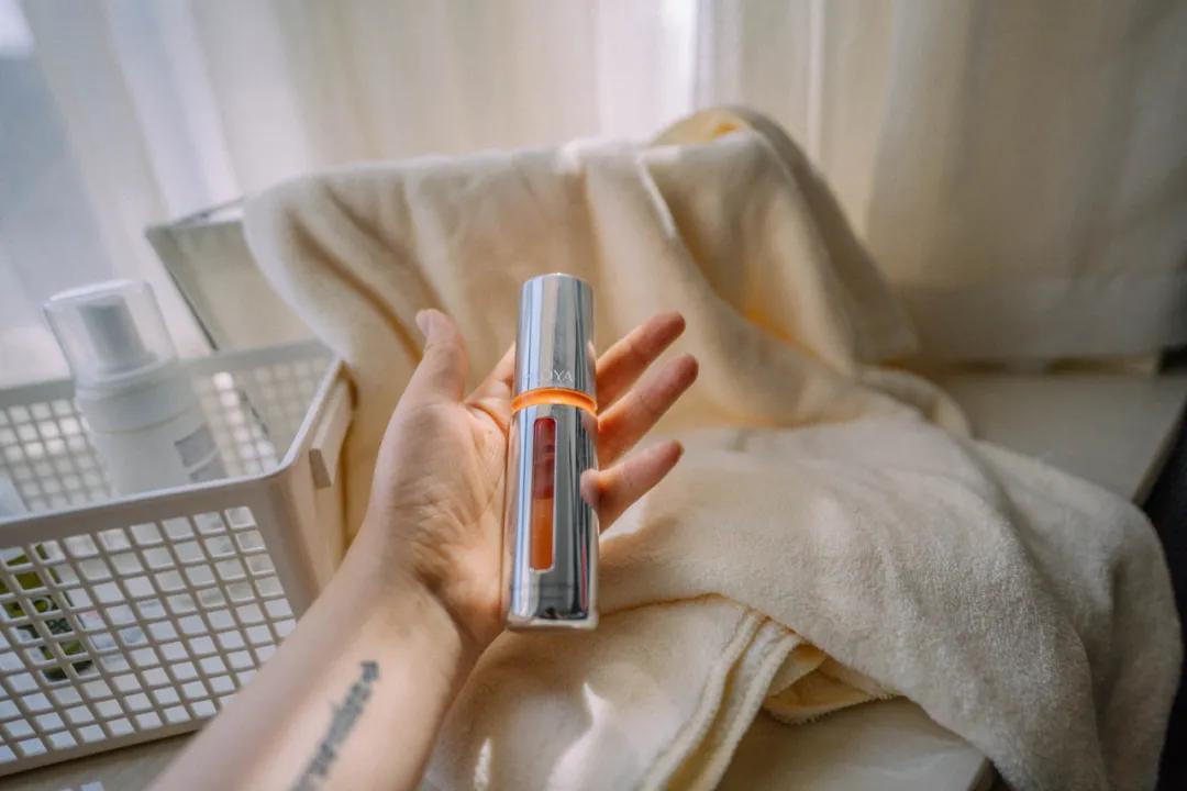 夏日的浪漫洗衣液香味持久留香,真丝护色洗衣液桑蚕丝专用