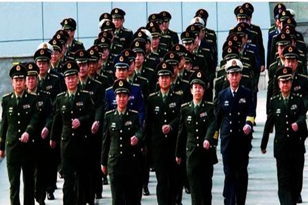 在部队先当连长还是当指导员好,部队晋级靠指导员还是连长