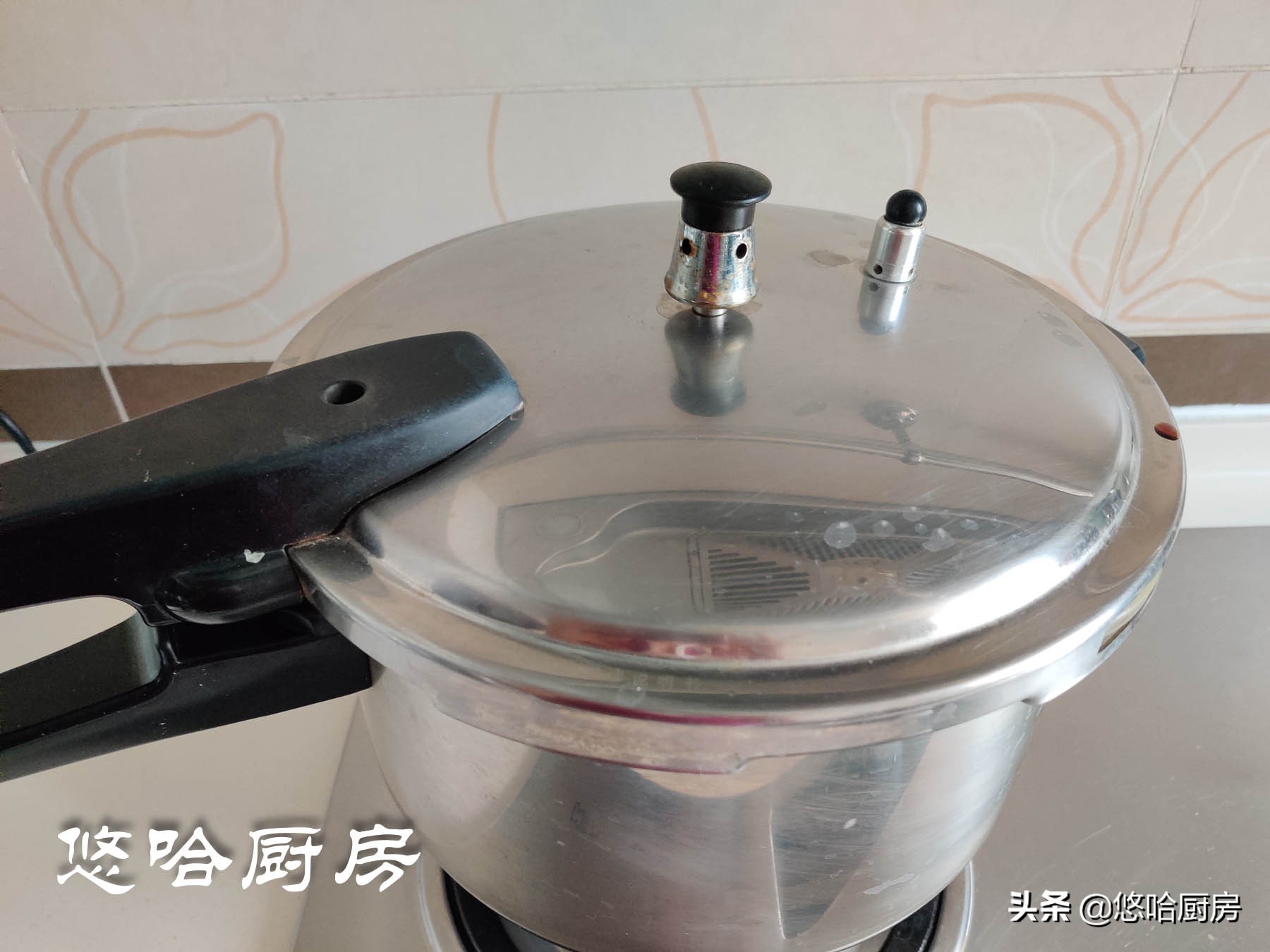 一颗神奇的纳豆，因味道独特上热搜，爱吃的赞不绝口，搅搅更美味