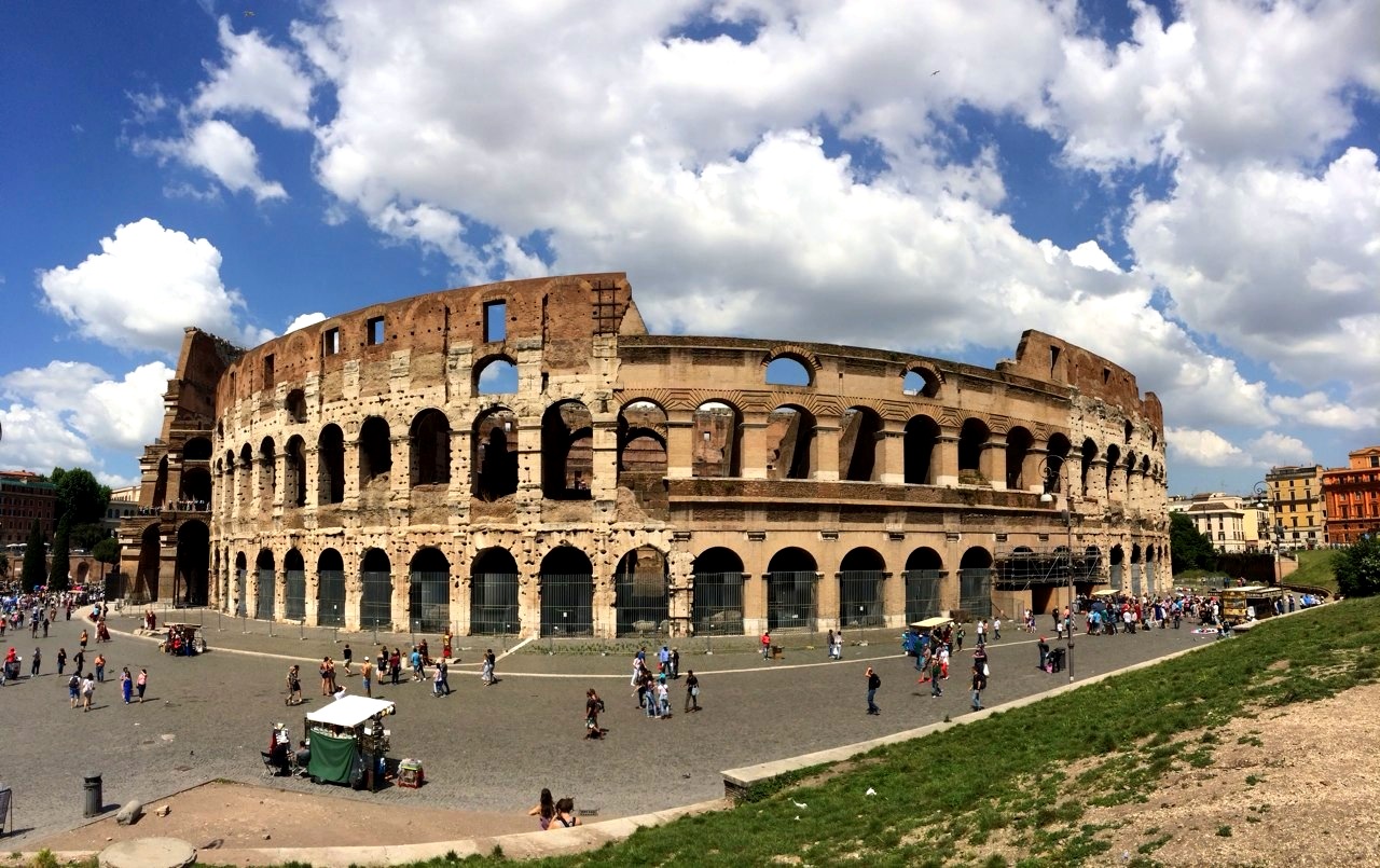 保持意大利的社交距离,采访路人意大利