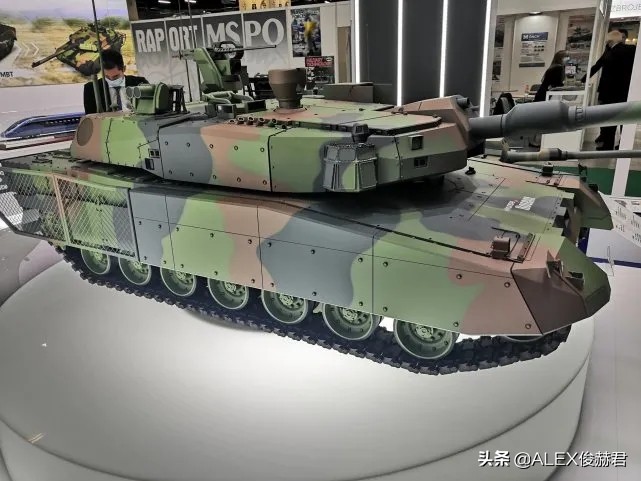 波兰向乌克兰提供首批坦克,波兰军备订单