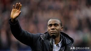 姆万巴：六年前赛场突然昏厥心脏骤停，24岁被迫退役，今回归足球